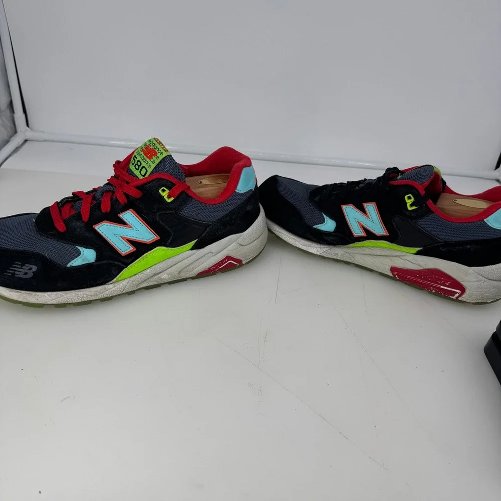 New Balance 580 Men 9.5 Black Red Light Blue RevLite Running Shoes MRT580SS